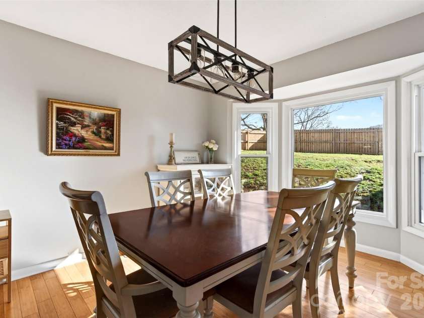 102 Charles Ridge Road, Asheville, NC 28805.  MLS# CAR4366221, YatesRealty ID 12943. 