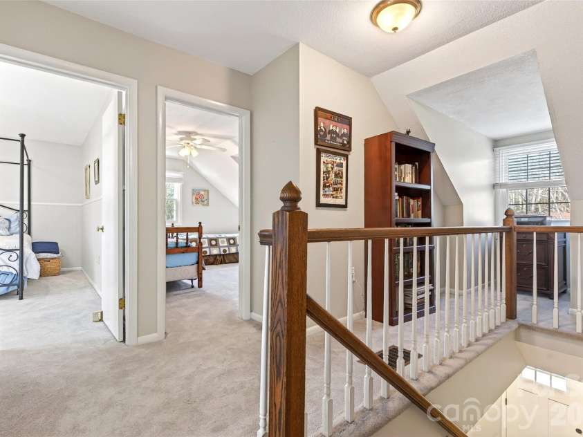 102 Charles Ridge Road, Asheville, NC 28805.  MLS# CAR4366221, YatesRealty ID 12943. 