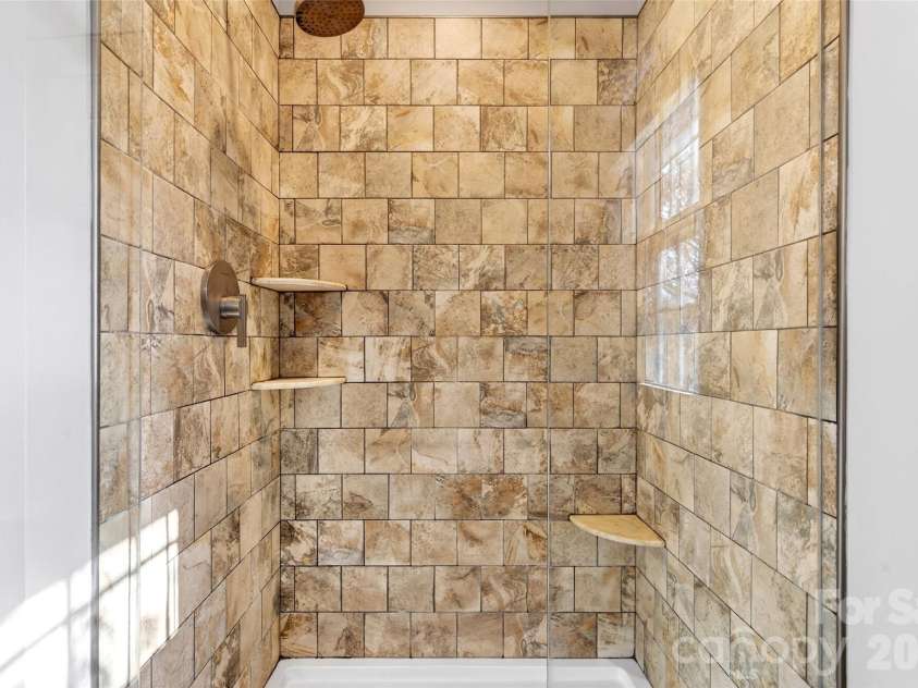 102 Charles Ridge Road, Asheville, NC 28805.  MLS# CAR4366221, YatesRealty ID 12943. 