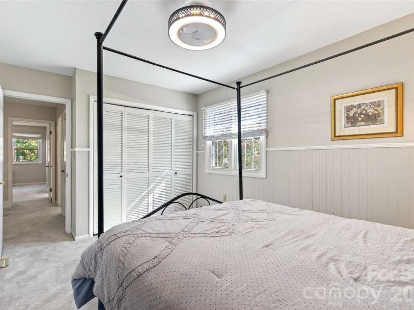102 Charles Ridge Road, Asheville, NC 28805.  MLS# CAR4366221, YatesRealty ID 12943. 