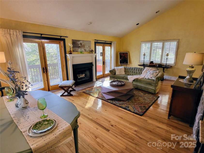 31 Cedarwood Lane, Asheville, NC 28803.  MLS# CAR4126621, YatesRealty ID 12943. 