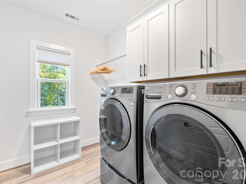 140 Dabbling Duck Circle, Mooresville, NC 28117.  MLS# CAR4363776, YatesRealty ID 12944. Laundry room