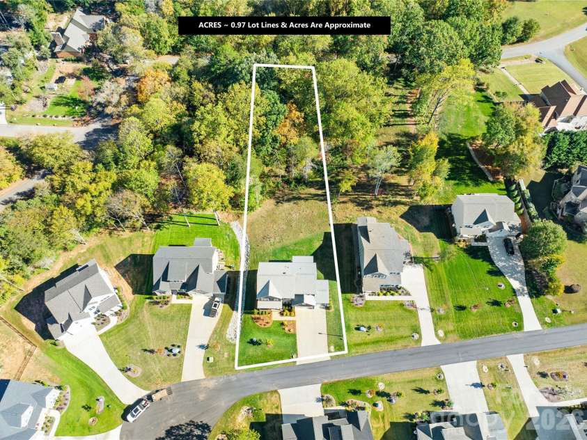 140 Dabbling Duck Circle, Mooresville, NC 28117.  MLS# CAR4363776, YatesRealty ID 12944. Nearly one acre