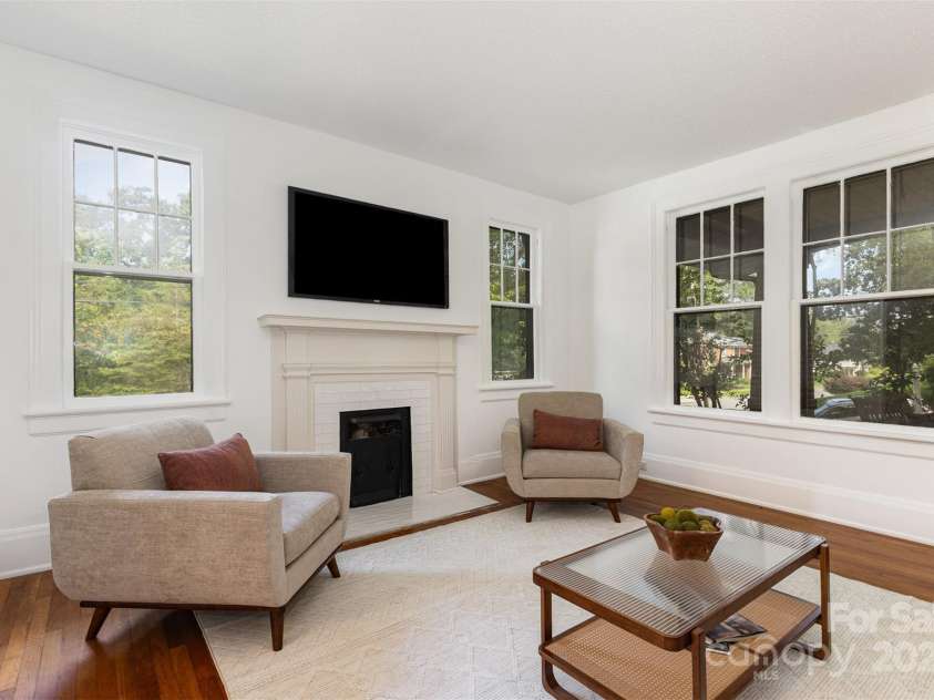 211 6th Avenue, Gastonia, NC 28052.  MLS# CAR4292965, YatesRealty ID 12946. 