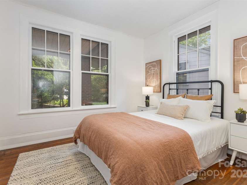 211 6th Avenue, Gastonia, NC 28052.  MLS# CAR4292965, YatesRealty ID 12946. 