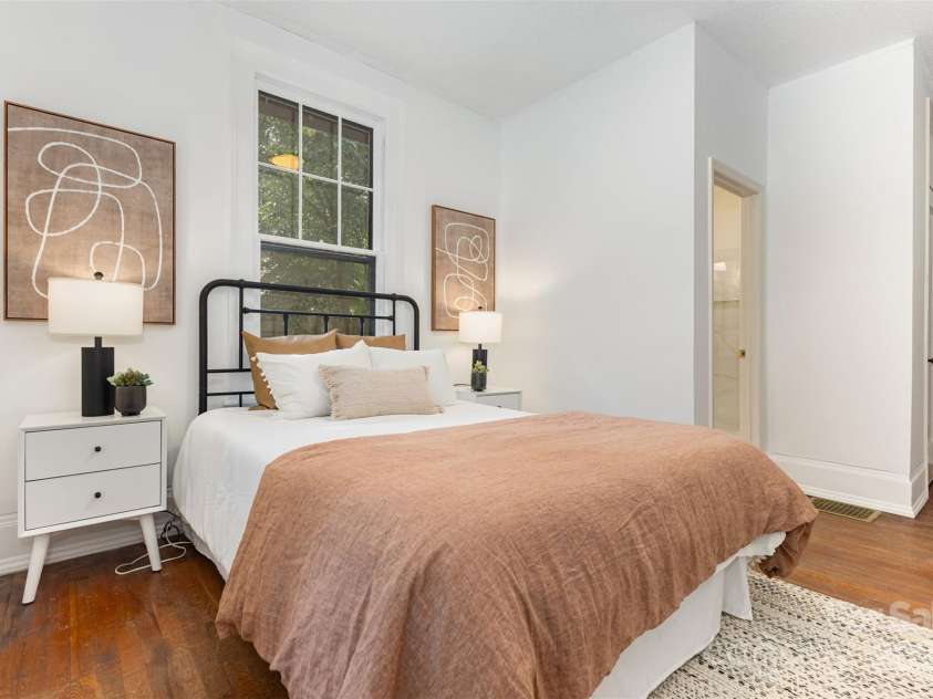 211 6th Avenue, Gastonia, NC 28052.  MLS# CAR4292965, YatesRealty ID 12946. 