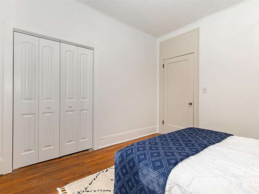 211 6th Avenue, Gastonia, NC 28052.  MLS# CAR4292965, YatesRealty ID 12946. 