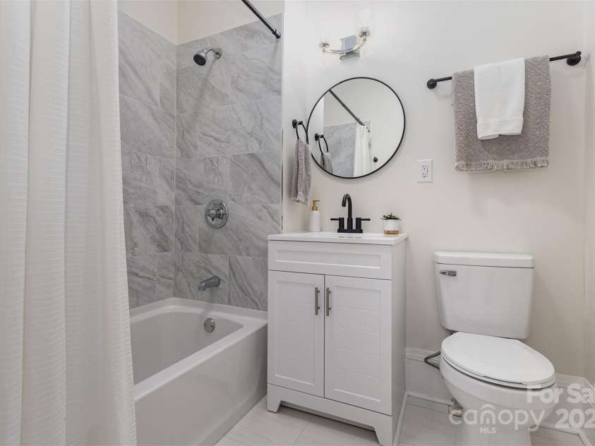 211 6th Avenue, Gastonia, NC 28052.  MLS# CAR4292965, YatesRealty ID 12946. 