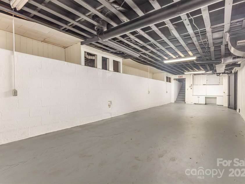 211 6th Avenue, Gastonia, NC 28052.  MLS# CAR4292965, YatesRealty ID 12946. 