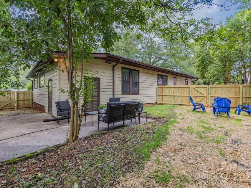 211 6th Avenue, Gastonia, NC 28052.  MLS# CAR4292965, YatesRealty ID 12946. 