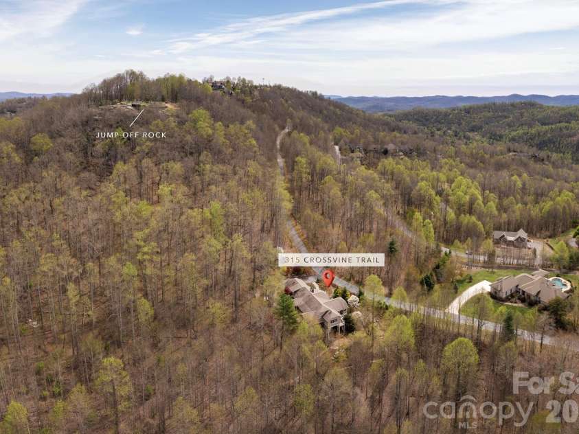 315 Crossvine Trail, Hendersonville, NC 28739.  MLS# CAR4367109, YatesRealty ID 12946. 
