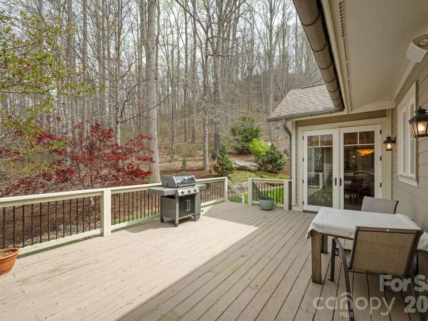 315 Crossvine Trail, Hendersonville, NC 28739.  MLS# CAR4367109, YatesRealty ID 12946. Rear deck