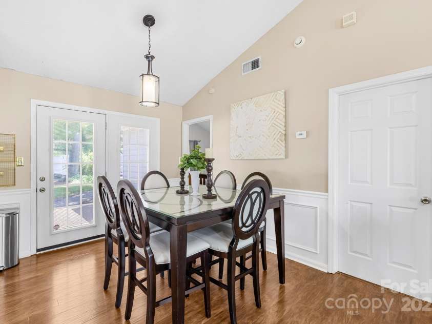 3006 Emerald Meadow Lane, Charlotte, NC 28273.  MLS# CAR4255235, YatesRealty ID 12948. Dining Area