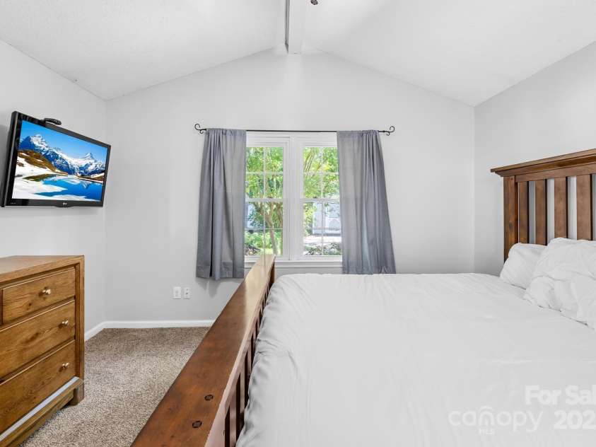 3006 Emerald Meadow Lane, Charlotte, NC 28273.  MLS# CAR4255235, YatesRealty ID 12948. Primary Bedroom