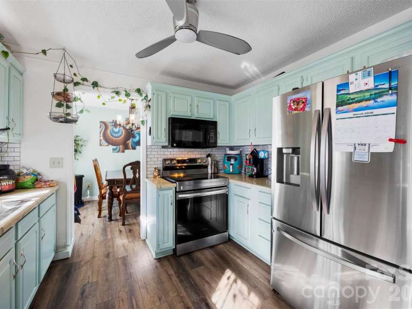 831 College Avenue, Shelby, NC 28152.  MLS# CAR4368508, YatesRealty ID 12948. 