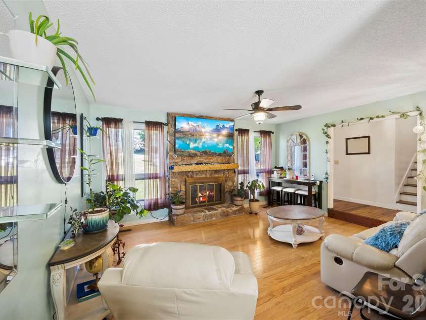 831 College Avenue, Shelby, NC 28152.  MLS# CAR4368508, YatesRealty ID 12948. 