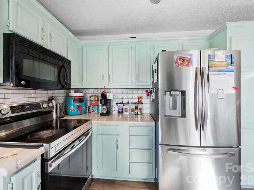 831 College Avenue, Shelby, NC 28152.  MLS# CAR4368508, YatesRealty ID 12948. 