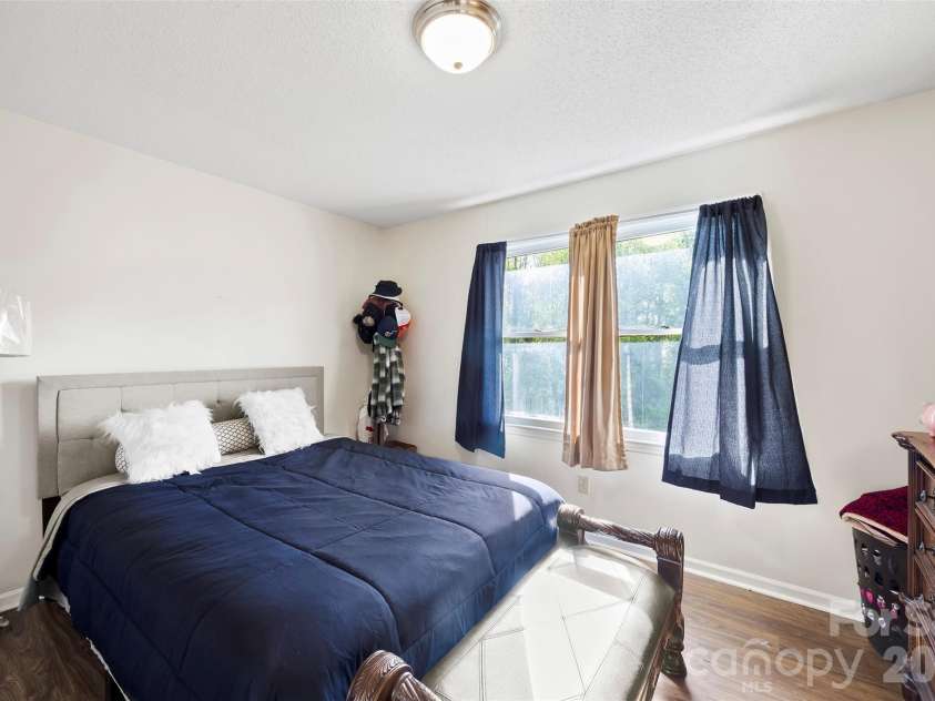 831 College Avenue, Shelby, NC 28152.  MLS# CAR4368508, YatesRealty ID 12948. 