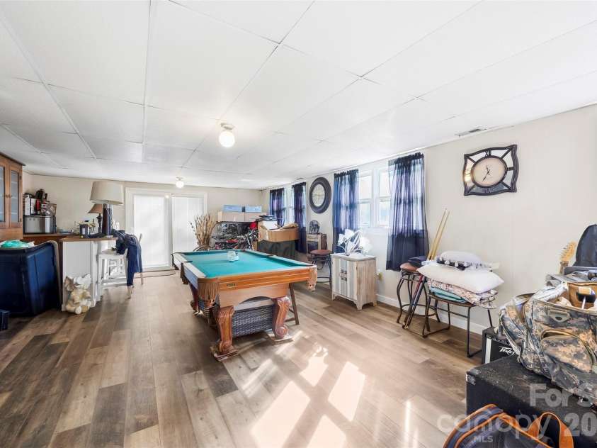 831 College Avenue, Shelby, NC 28152.  MLS# CAR4368508, YatesRealty ID 12948. 