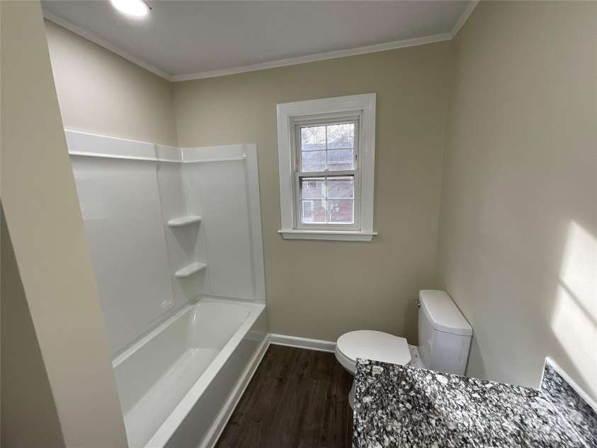 1617 Bridge Street, Lexington, NC 27292.  MLS# CAR4206546, YatesRealty ID 12949. Bathroom 1