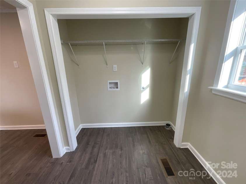 1617 Bridge Street, Lexington, NC 27292.  MLS# CAR4206546, YatesRealty ID 12949. Washer/Dryer Hookups