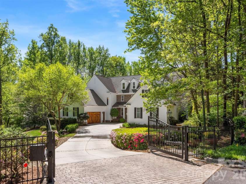 3729 Eaglebrook Drive, Gastonia, NC 28056.  MLS# CAR4368950, YatesRealty ID 12949. 