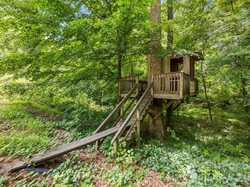 3729 Eaglebrook Drive, Gastonia, NC 28056.  MLS# CAR4368950, YatesRealty ID 12949. 