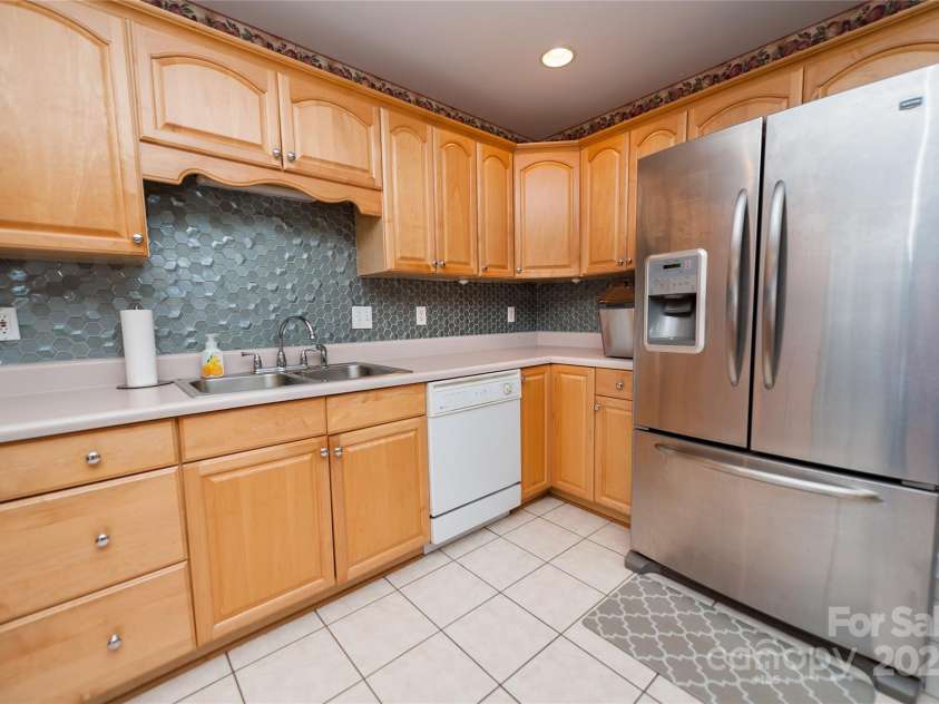 1 Carnoustie Court, Campobello, SC 29322.  MLS# CAR4222855, YatesRealty ID 1295. 