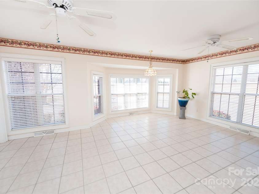 1 Carnoustie Court, Campobello, SC 29322.  MLS# CAR4222855, YatesRealty ID 1295. 