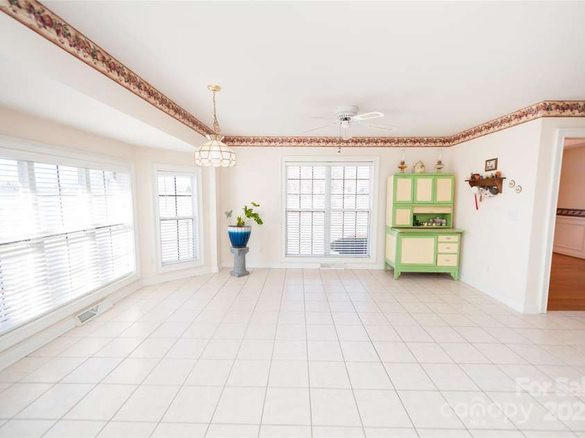 1 Carnoustie Court, Campobello, SC 29322.  MLS# CAR4222855, YatesRealty ID 1295. 