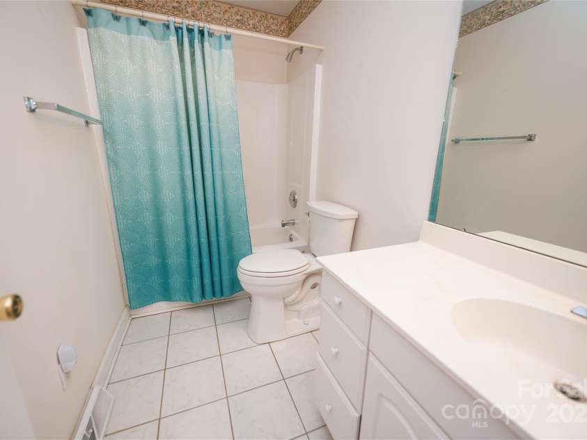 1 Carnoustie Court, Campobello, SC 29322.  MLS# CAR4222855, YatesRealty ID 1295. 