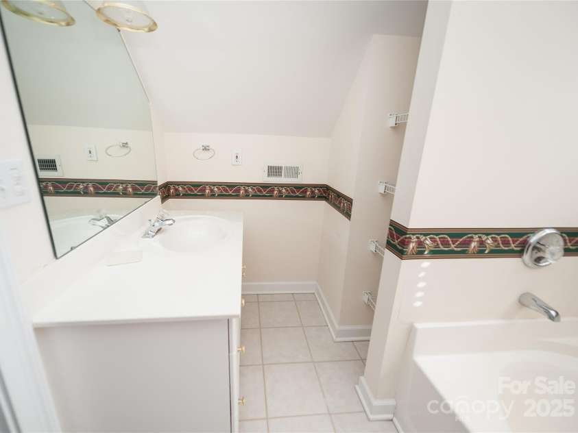 1 Carnoustie Court, Campobello, SC 29322.  MLS# CAR4222855, YatesRealty ID 1295. 