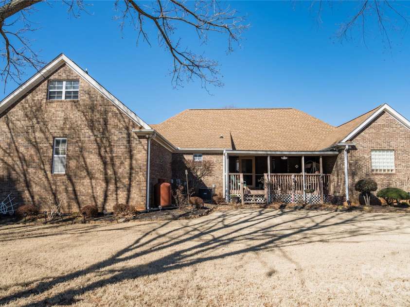 1 Carnoustie Court, Campobello, SC 29322.  MLS# CAR4222855, YatesRealty ID 1295. 