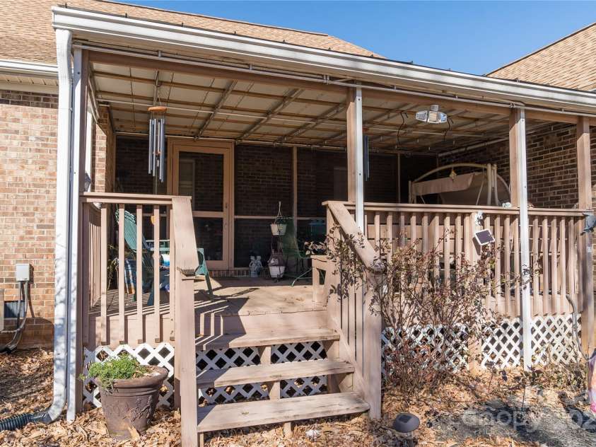 1 Carnoustie Court, Campobello, SC 29322.  MLS# CAR4222855, YatesRealty ID 1295. 