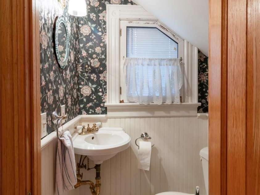 759 and 755 Snelson Road, Marshall, NC 28753.  MLS# CAR4186627, YatesRealty ID 1295. 1/2 bath main