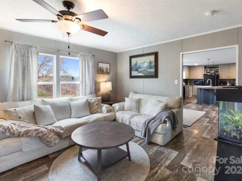 759 and 755 Snelson Road, Marshall, NC 28753.  MLS# CAR4186627, YatesRealty ID 1295. 2nd home family room