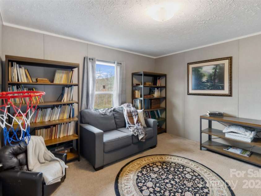 759 and 755 Snelson Road, Marshall, NC 28753.  MLS# CAR4186627, YatesRealty ID 1295. 2ndhome laundry