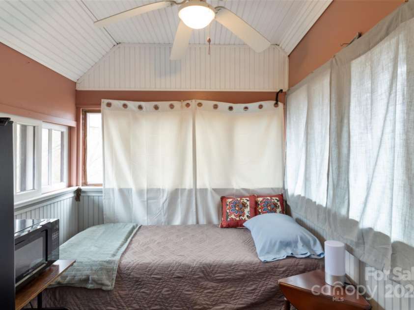 759 and 755 Snelson Road, Marshall, NC 28753.  MLS# CAR4186627, YatesRealty ID 1295. Bonus room