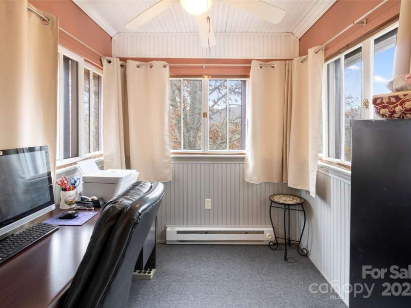 759 and 755 Snelson Road, Marshall, NC 28753.  MLS# CAR4186627, YatesRealty ID 1295. Bonus room/office main