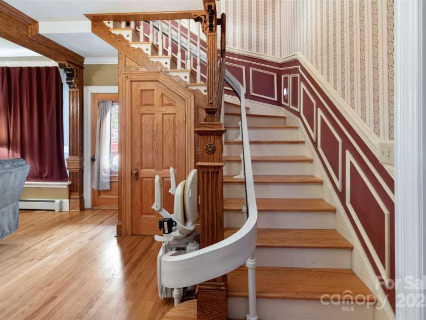 759 and 755 Snelson Road, Marshall, NC 28753.  MLS# CAR4186627, YatesRealty ID 1295. Stairs main