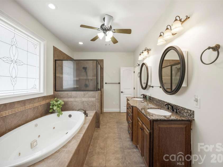 770 Cooks Cove Ridge, Clover, SC 29710.  MLS# CAR4380714, YatesRealty ID 1295. Large en-suite