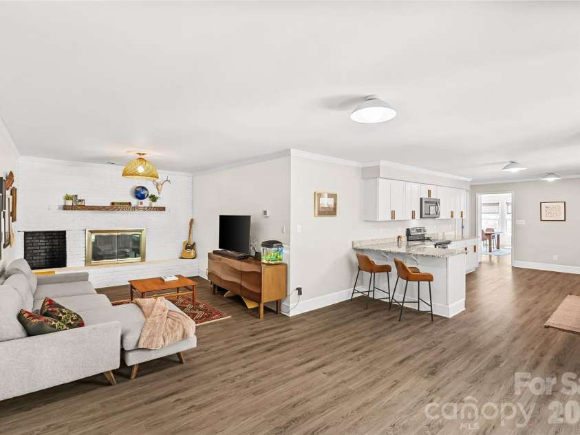 12811 Moores Chapel Road, Charlotte, NC 28214.  MLS# CAR4358921, YatesRealty ID 12950. 