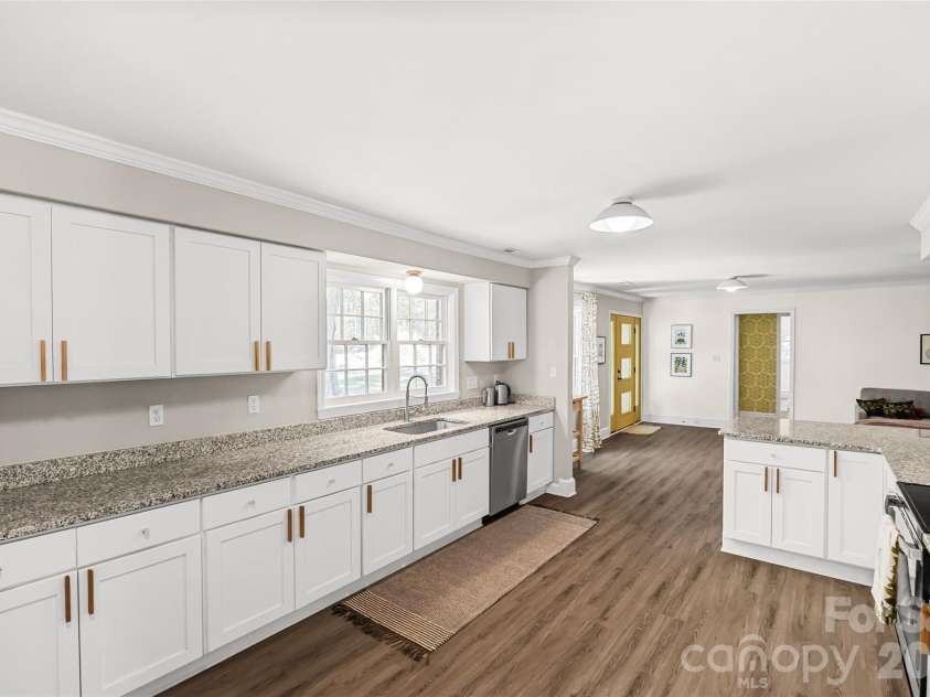 12811 Moores Chapel Road, Charlotte, NC 28214.  MLS# CAR4358921, YatesRealty ID 12950. 