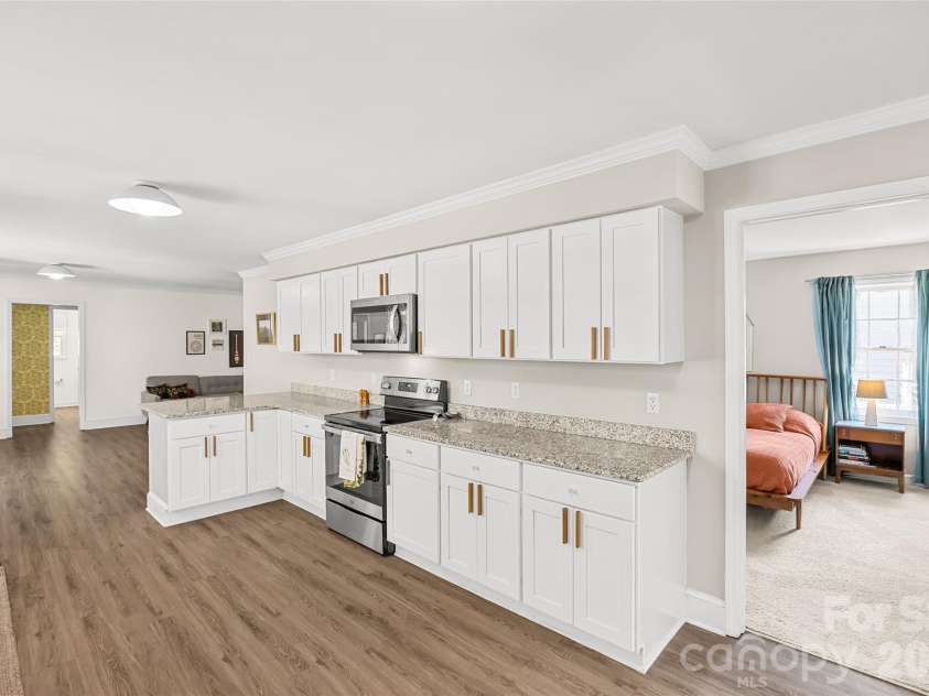12811 Moores Chapel Road, Charlotte, NC 28214.  MLS# CAR4358921, YatesRealty ID 12950. 