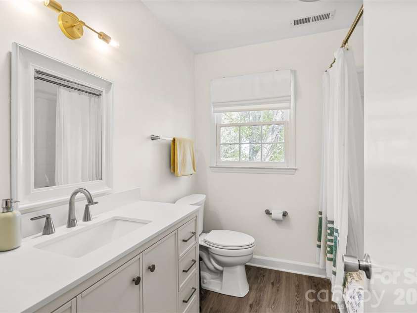 12811 Moores Chapel Road, Charlotte, NC 28214.  MLS# CAR4358921, YatesRealty ID 12950. 