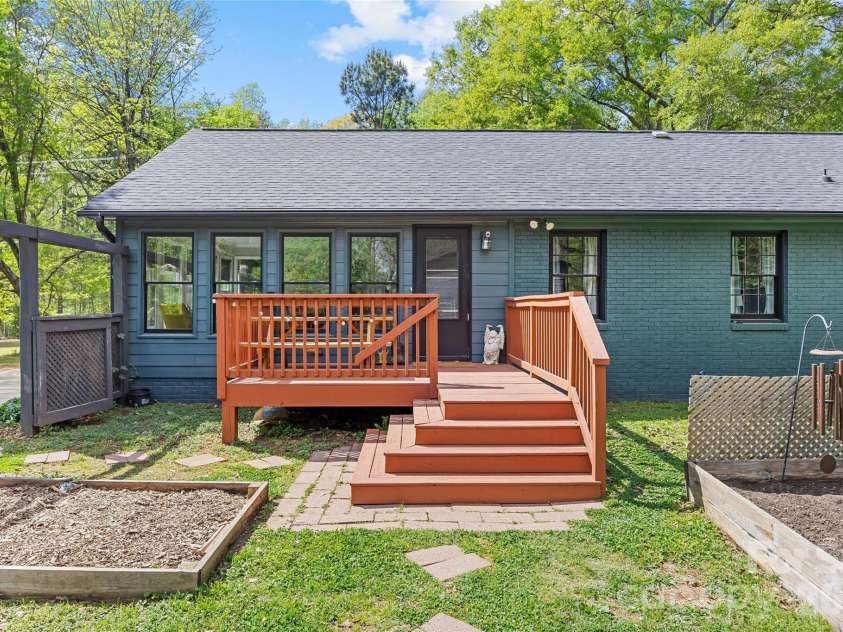 12811 Moores Chapel Road, Charlotte, NC 28214.  MLS# CAR4358921, YatesRealty ID 12950. 