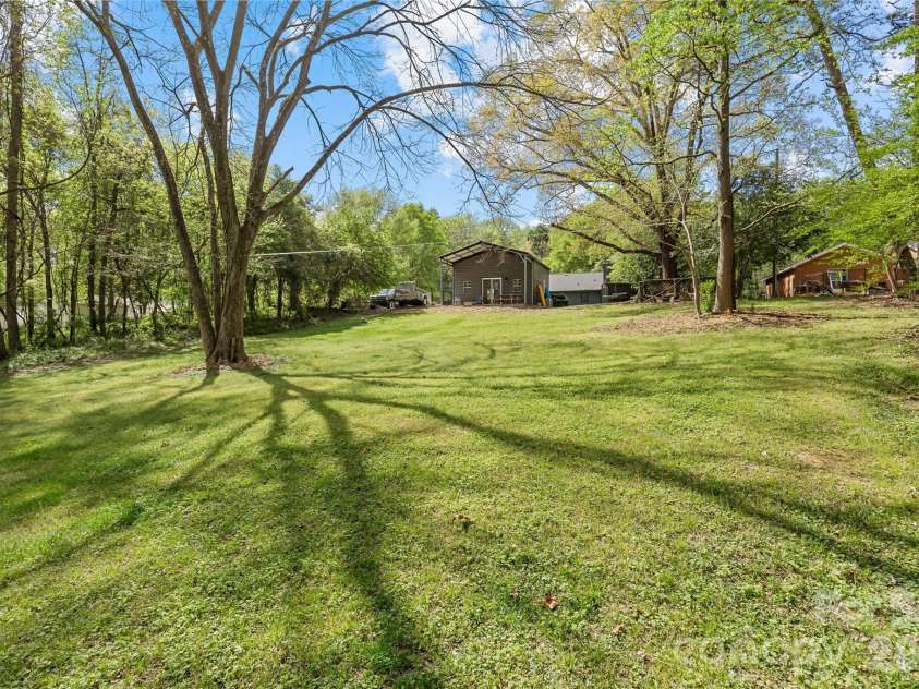 12811 Moores Chapel Road, Charlotte, NC 28214.  MLS# CAR4358921, YatesRealty ID 12950. 