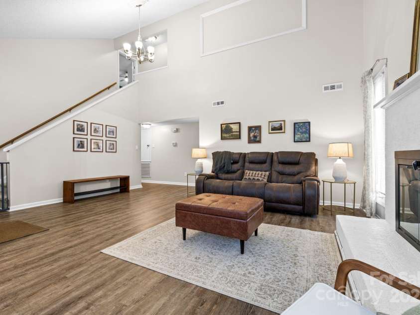 1555 Ridgewood Drive, Gastonia, NC 28054.  MLS# CAR4242124, YatesRealty ID 12950. 