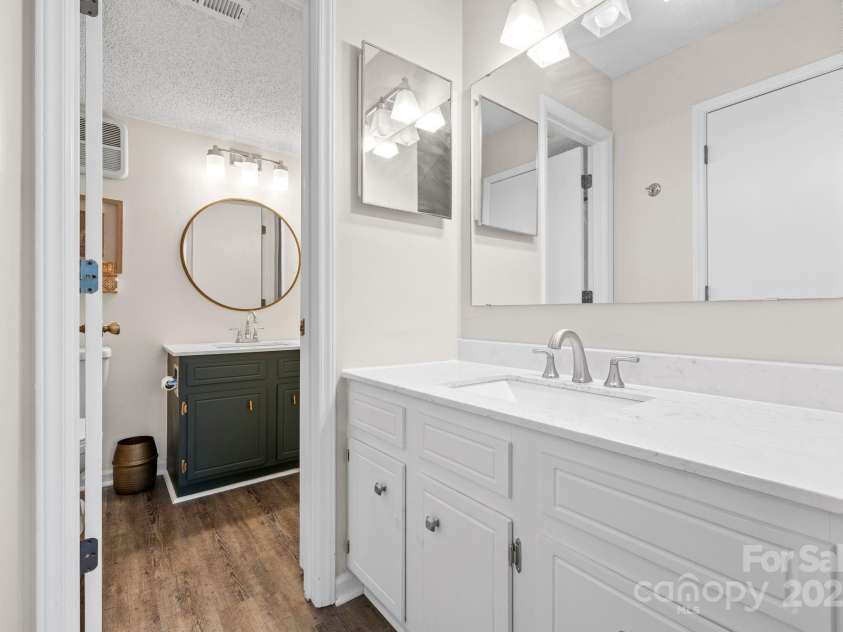 1555 Ridgewood Drive, Gastonia, NC 28054.  MLS# CAR4242124, YatesRealty ID 12950. 