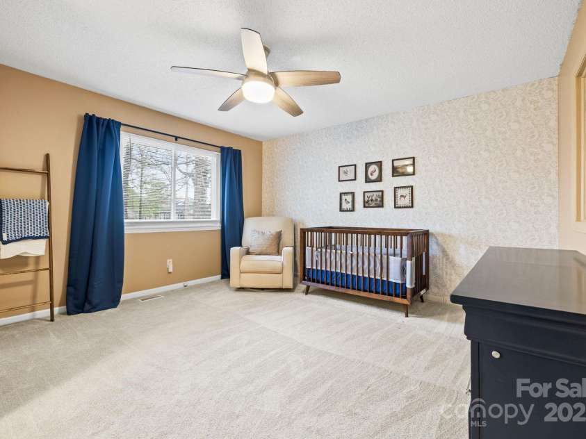 1555 Ridgewood Drive, Gastonia, NC 28054.  MLS# CAR4242124, YatesRealty ID 12950. 